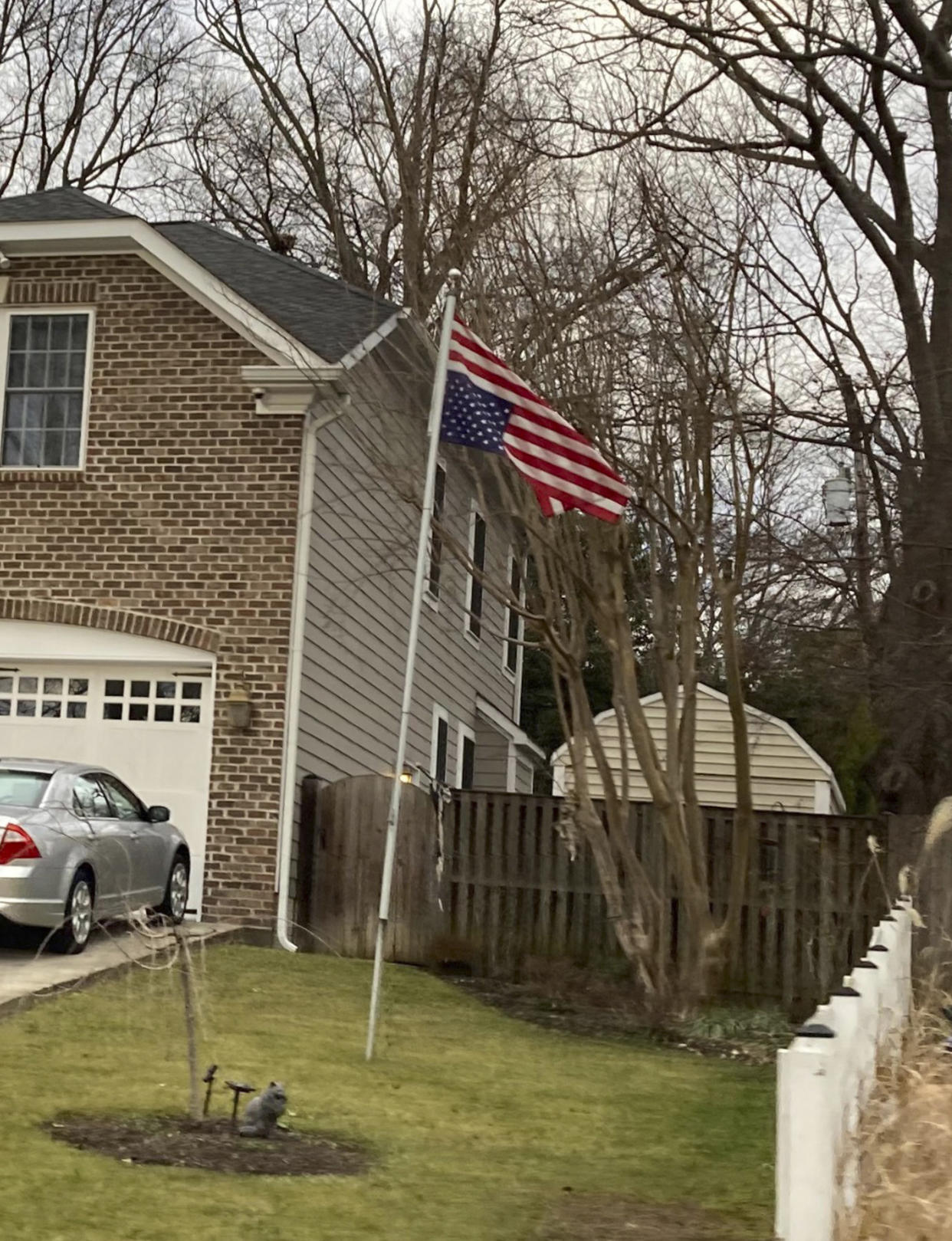 In a photo obtained by The New York Times, an inverted flag flying at the residence of Supreme Court Justice Samuel Alito in Alexandria, Va., on Jan. 17, 2021, three days before the Biden inauguration. (via The New York Times)