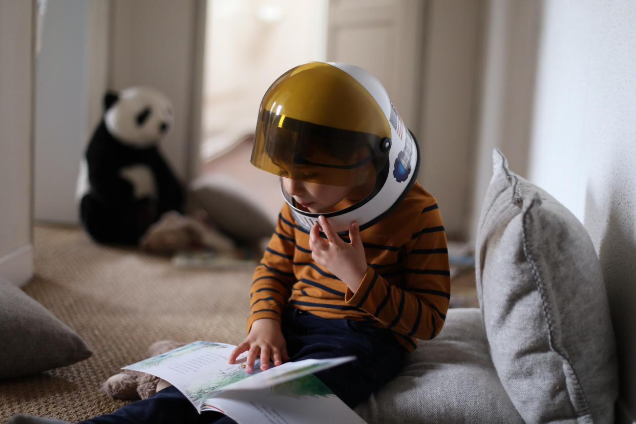 Experts expect children will experience reading loss during the pandemic, but it's unclear how much.  (Photo: Catherine Delahaye via Getty Images)