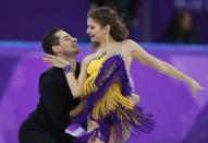 <p>Alexandra Nazarova and Maxim Nikitin of Ukraine perform. REUTERS/Phil Noble </p>