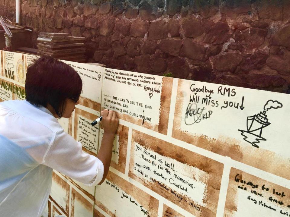 Saints wrote farewell messages on the remembrance wall (Jonathan Hollins)