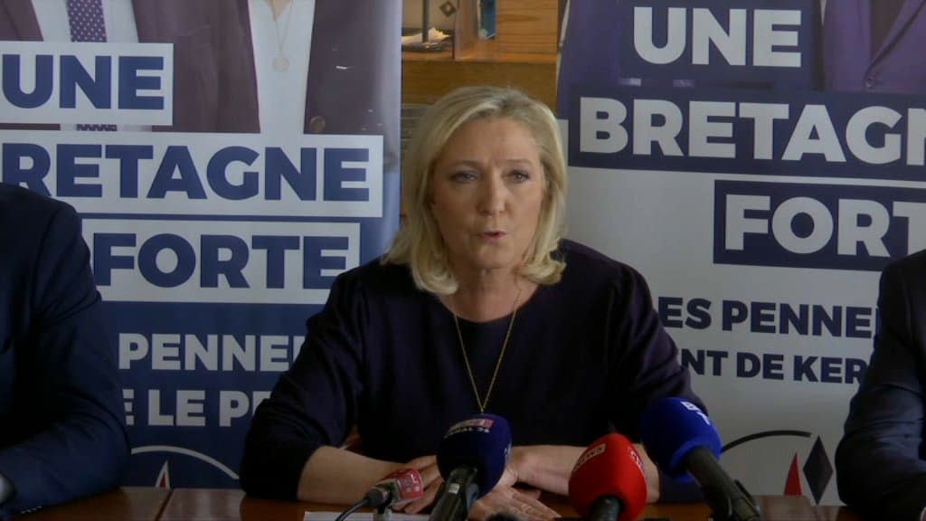 Marine Le Pen à la Trinité-sur-Mer ce jeudi.  - BFMTV