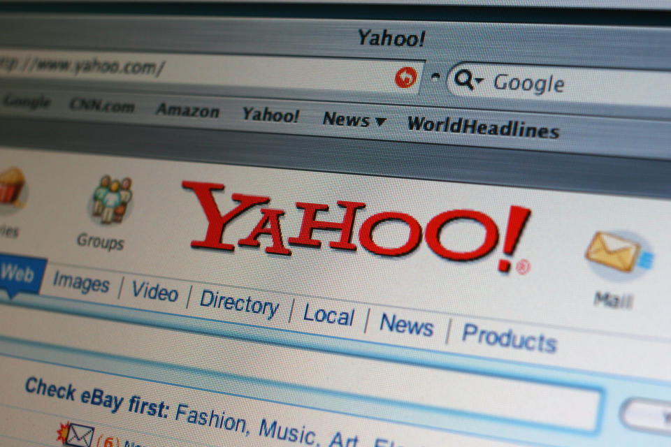 The old Yahoo header from the desktop site