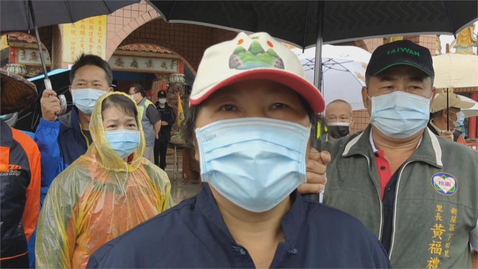 毛絮滿天飛！養雞場設在田中央　桃園新屋下田里居民喊抗議