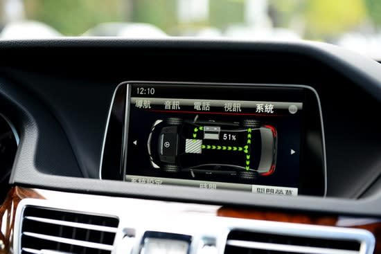 photo 7: Mercedes-Benz E300 BlueTEC Hybrid，尷尬的跨世代系統