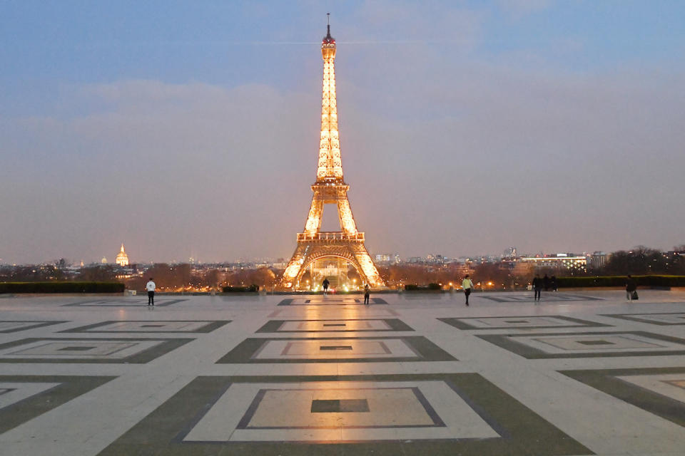 La tour Eiffel illuminée depuis le Trocadéro