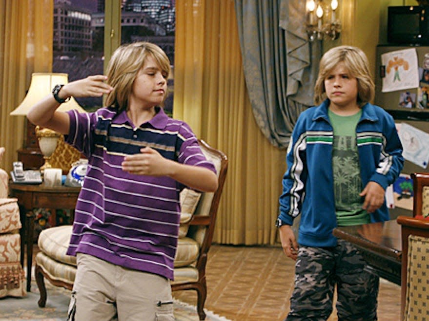 A scene from "The Suite Life of Zack and Cody" featuring Dylan and Cole Sprouse.