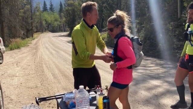 <span class="article__caption">Sansone (right) and Hamilton chat during her FKT attempt. </span> (Photo: Andrea Sansone)