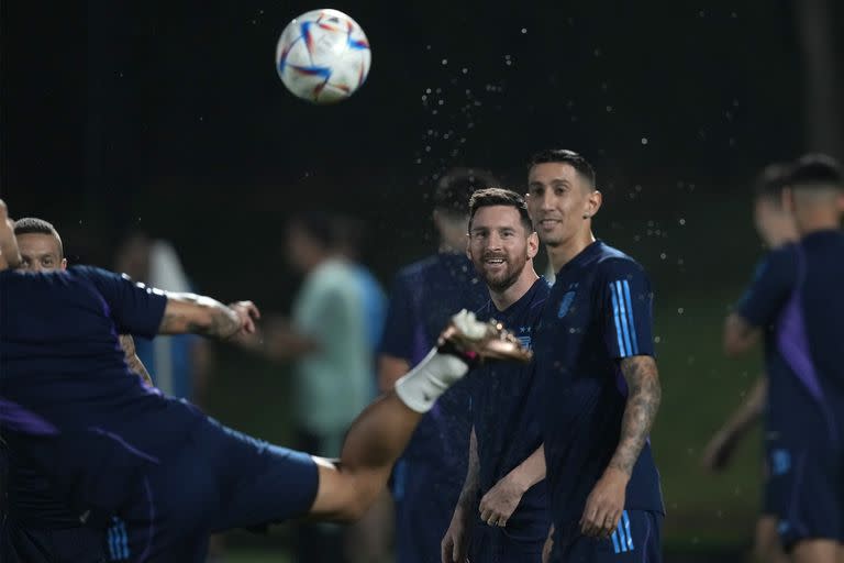 Entrenamiento de la Selección Argentina antes del enfrentamiento ante Polonia