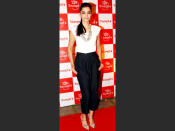 <b>Sonam Kapoor: </b> Our very own fashionista is a fitness makeover to draw inspire from! Shedding her chubby look, the now svelte Sonam maintains a healthy diet, drinks plenty of water and exercises regularly.