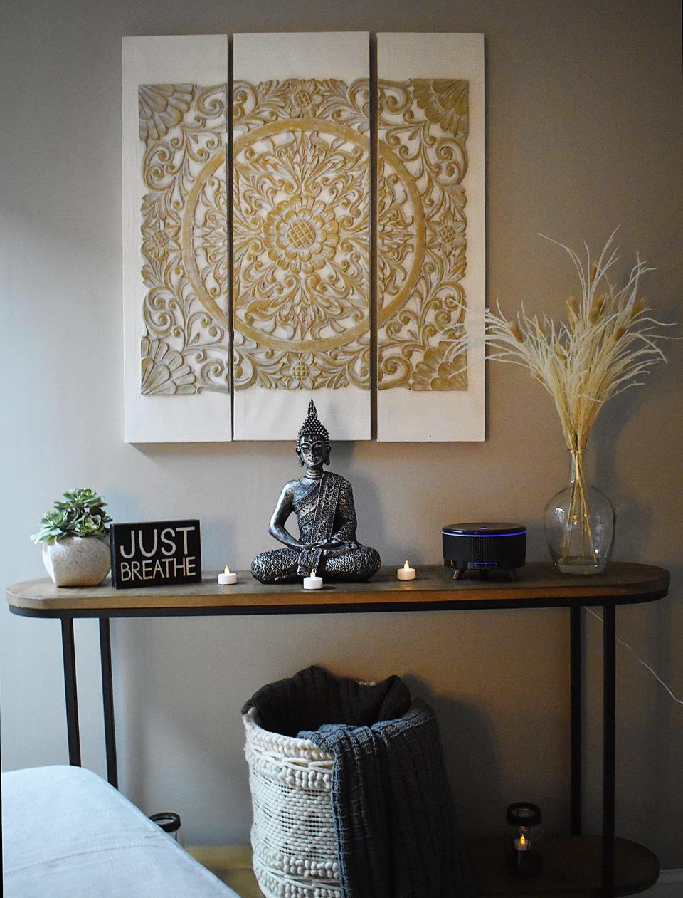 The Reiki room at Etéreo Scents & Wellness in Fall River.