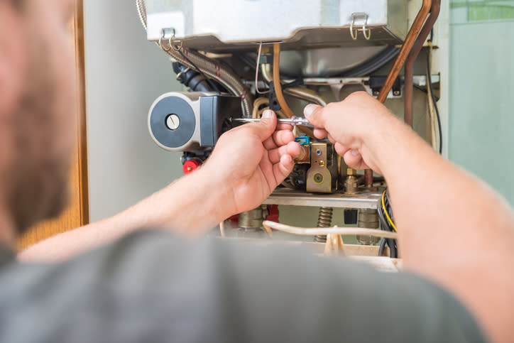 <p>I controlli sono invece previsti ogni 4 anni se l’impianto è alimentato a Gpl per quanto riguarda tutti i tipi di caldaie domestiche e condominiali fino a 100 kW. </p>