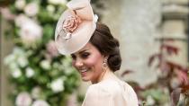 <p> We don't often see Kate Middleton in a heavier full makeup look, but when she does it, she does it very well. With sculpted pink cheeks, arched brows, and a dark eyeshadow, she demonstrates how to do statement makeup in a sophisticated way. </p>