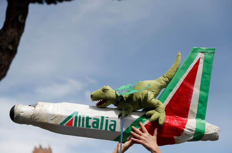 FILE PHOTO: Alitalia workers protest against Italy-EU negotiations