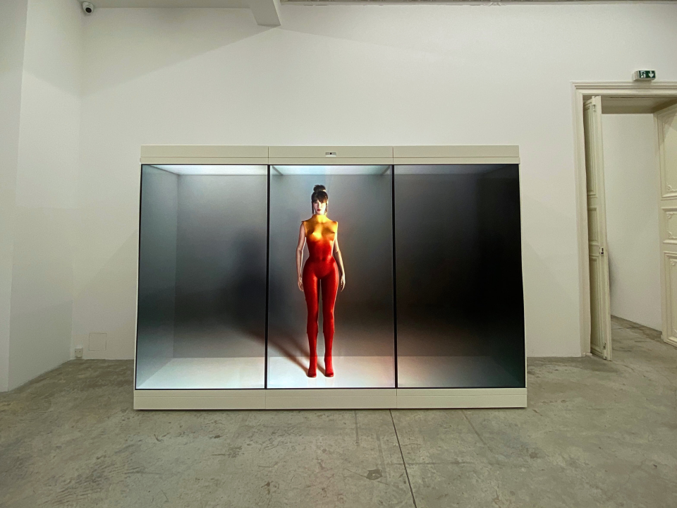 ARHT is excited to announce its collaboration with Velvet Badger, a renowned creative and strategic design agency, to unveil a first-of-its-kind multi-panel holographic art exhibit at the prestigious Almine Rech Gallery in Paris, France.