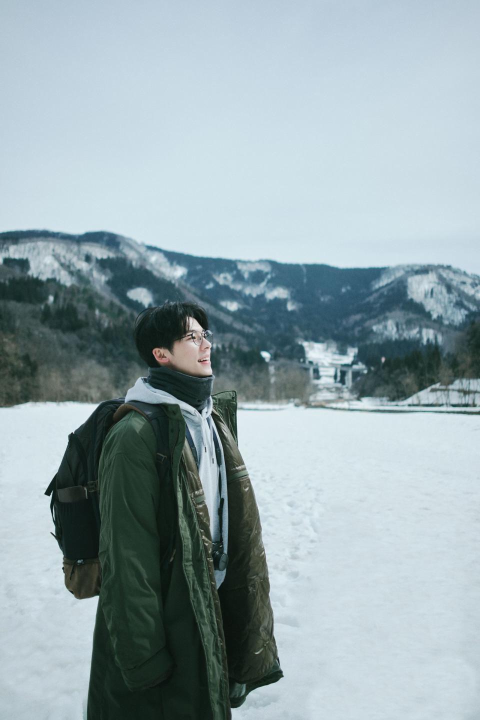 《青春18X2 通往有你的旅程》的雪景畫面令人驚艷，但拍攝起來卻也很辛苦。（翻滾吧男孩電影提供）