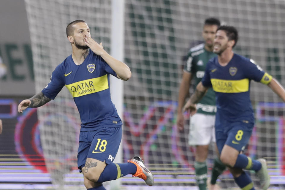 Dario Benedetto de Boca Juniors celebra al marcar el gol del empate 2-2 contra el Palmeiras de Brasil durante el partido de vuelta por las semifinales de la Copa Libertadores, en Sao Paulo, Brasil, el miércoles 31 de octubre de 2018. Boca enfrentará a su clásico rival River Plate en la final. (AP Foto/Andre Penner)