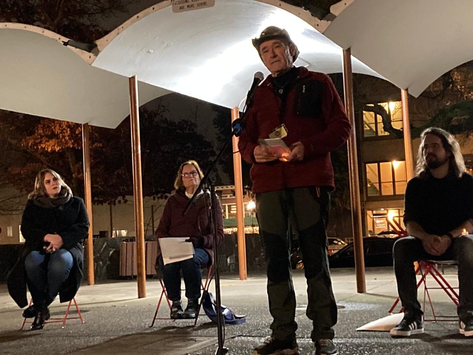 David Strahan, a member of the leadership team for Egan Warming Centers, speaks at a memorial vigil for the 71 people who died while homeless in Lane County in 2023.