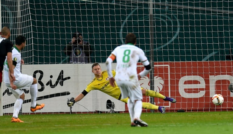 Bremen's forward Claudio Pizarro kicks a penalty during the German Cup quarter final football match against Bayern Leverkusen on February 9, 2016