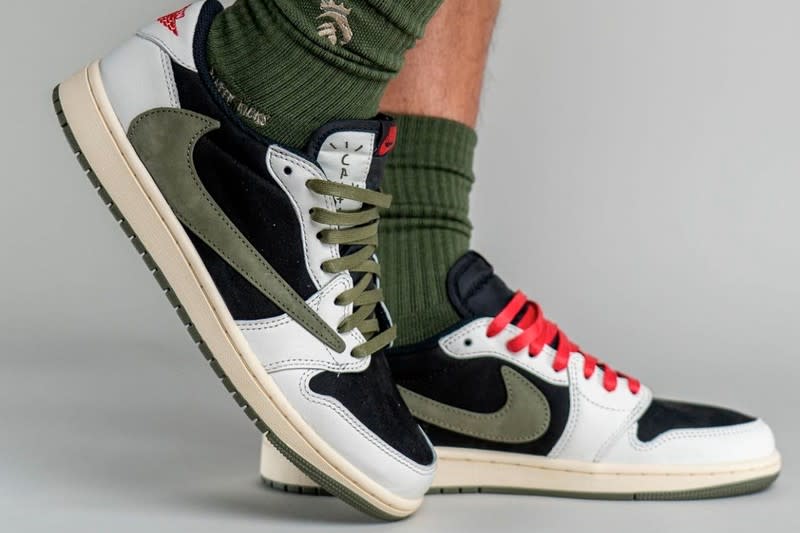 UPDATE: The Women's Travis Scott Air Jordan 1 Low Gets a Release Date