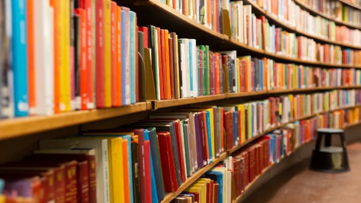 The Jefferson School Board has voted to rename the library at Lincoln Elementary School for the Arts in honor of lifelong educator Staley Crosby, who is now 88 and retired, (Photo: AdobeStock)
