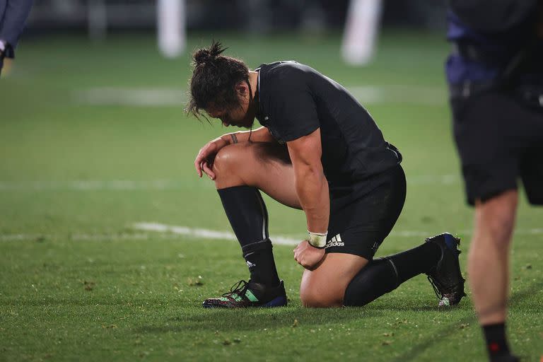 Caleb Clarke refleja el golpe recibido por los All Blacks, uno más en un período muy tumultuoso