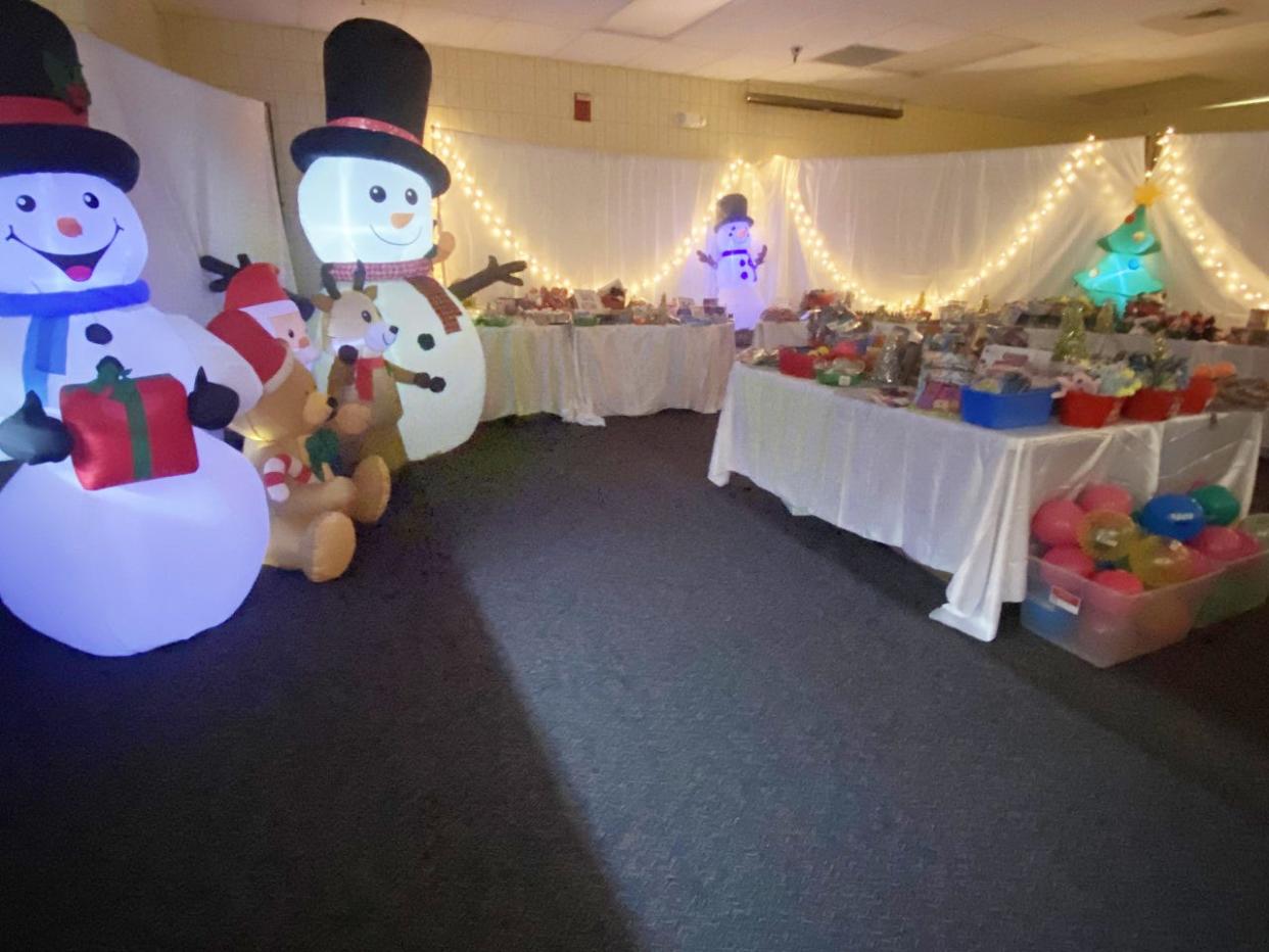 The Holiday House experience provides disenfranchised students in local Sarasota schools the opportunity to "shop" for gifts for their families. School space is transformed into a magical shopping experience for students.