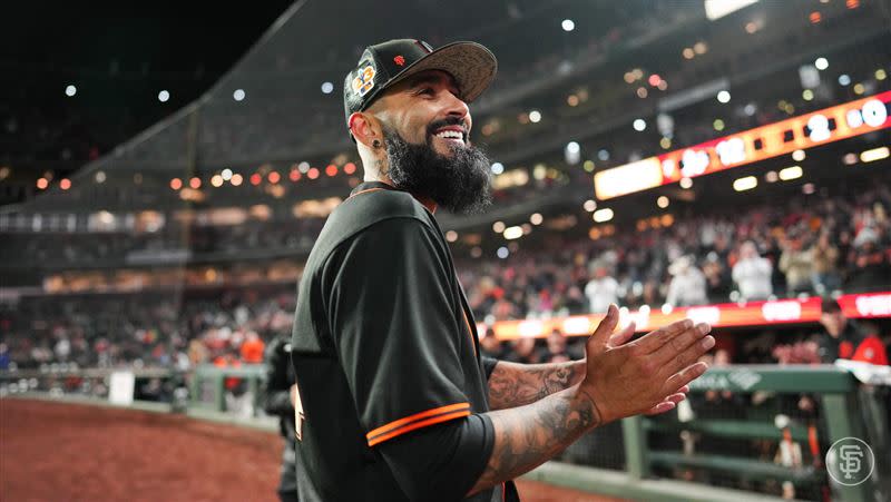 羅莫（Sergio Romo）在熱身賽生涯最後1次登板。（圖／翻攝自巨人推特）