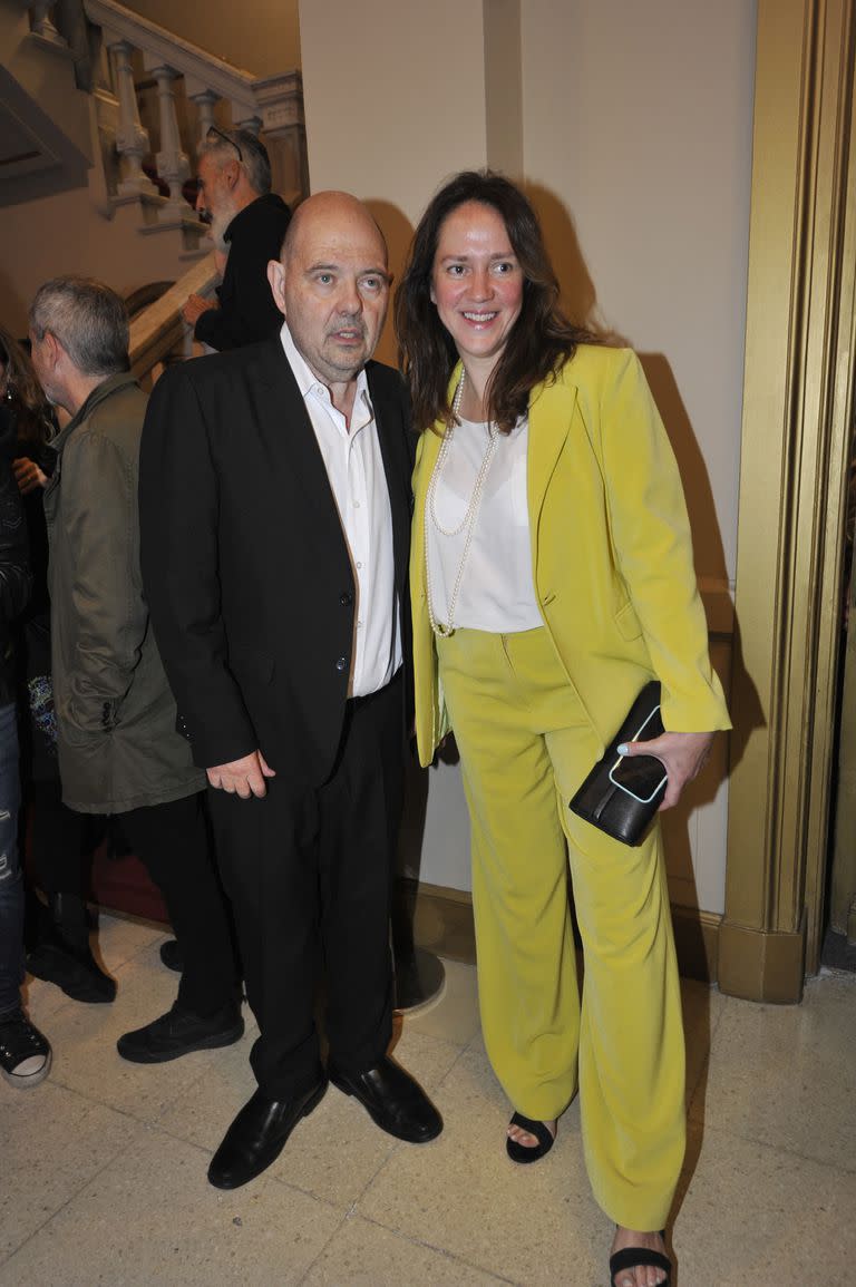 Carlos Rottemberg junto a su mujer, Karina