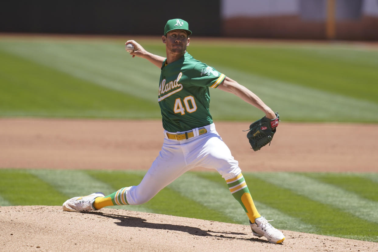 Oakland Athletics pitcher Chris Bassitt (40) against the Kansas City Royals 