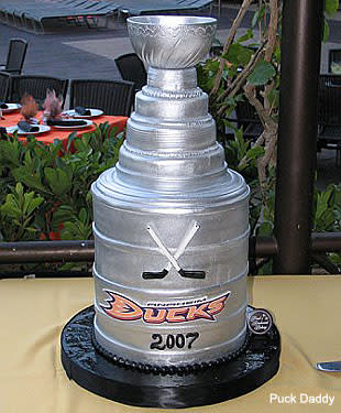 Stanley Cup Cake 