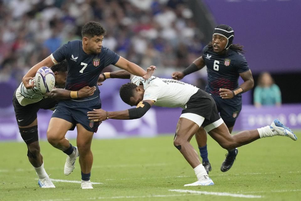 France struggles in Day 1 of the Olympic rugby sevens tournament