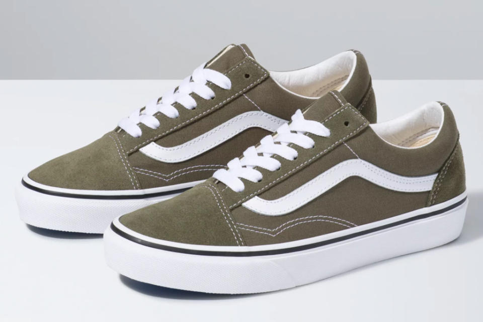 green, sneakers, white, suede, vans