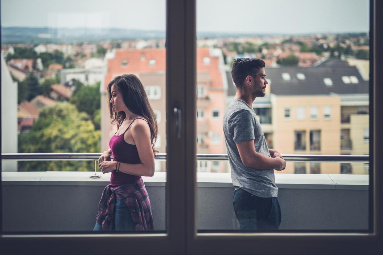 A new study has thrown light on why people stay in unhappy relationships? [Photo: Getty]