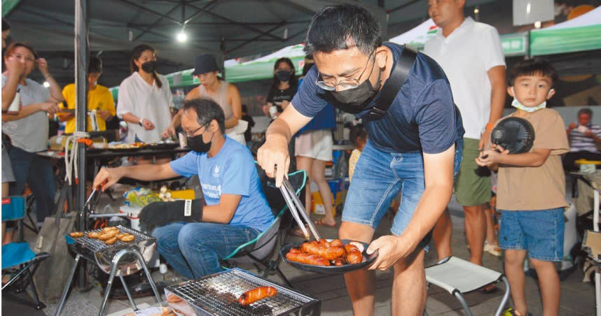 隨著物價飆漲，豬肉、筊白筍等常見烤肉食材都貴鬆鬆，讓今年中秋烤肉花費恐怕會創下天價。（圖／報系資料照）