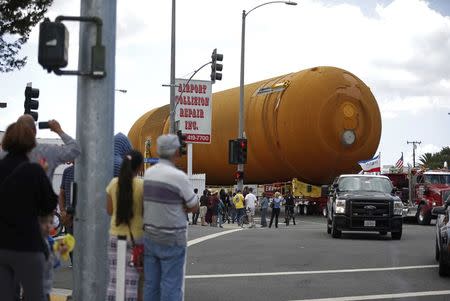 The space shuttle Endeavour's external fuel tank ET-94 makes its way to the California Science Center in Exposition Park in Los Angeles, California, U.S. May 21, 2016. REUTERS/Lucy Nicholson