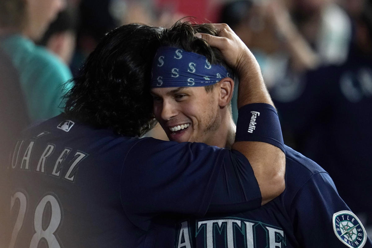 Mariners' Ray through 6 no-hit innings vs Angels