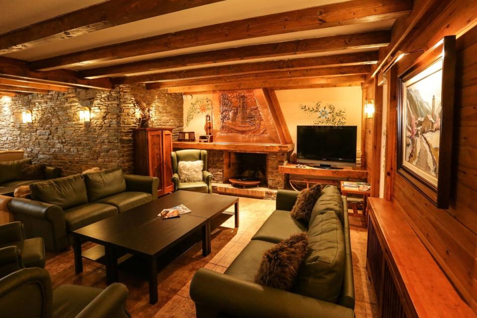 The cozy mountain hut interior of Hotel Del Clos (Neilson)