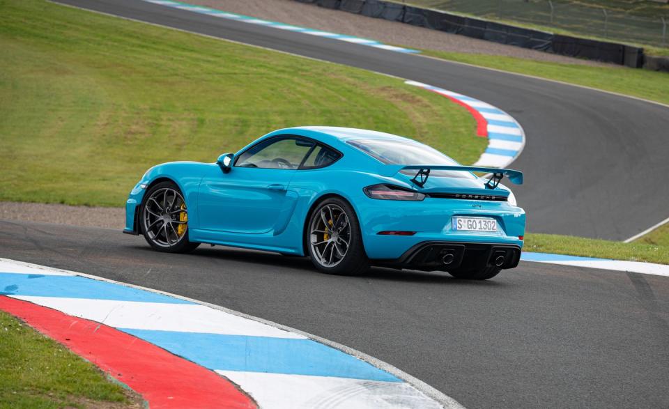 <p>2020 Porsche 718 Cayman GT4</p>