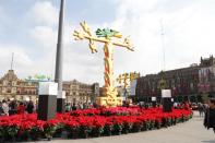 <p>México 5 Dic 2018 (Notimex-Guillermo Granados).- La jefa de gobierno de la Ciudad de México realizó un recorrido al zócalo capitalino al término de su toma de protesta de su gabinete, en el Teatro de la Ciudad “Esperanza Iris”. NOTIMEX /FOTO /GUILLERMO GRANADOS /GGV/POL/4TAT/<br></p>