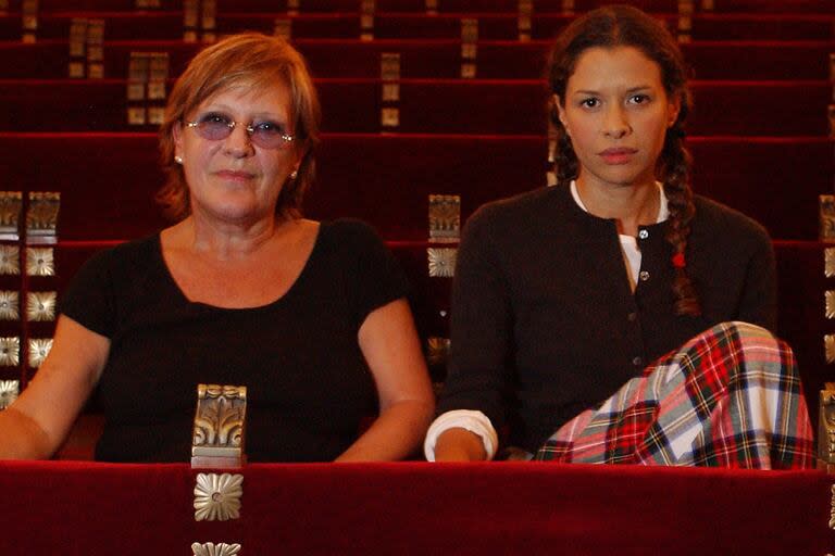 Tina Serrano y Julieta Ortega en 2004, antes del estreno de una elogiada puesta de una obra de Horacio Quiroga en el Cervantes 