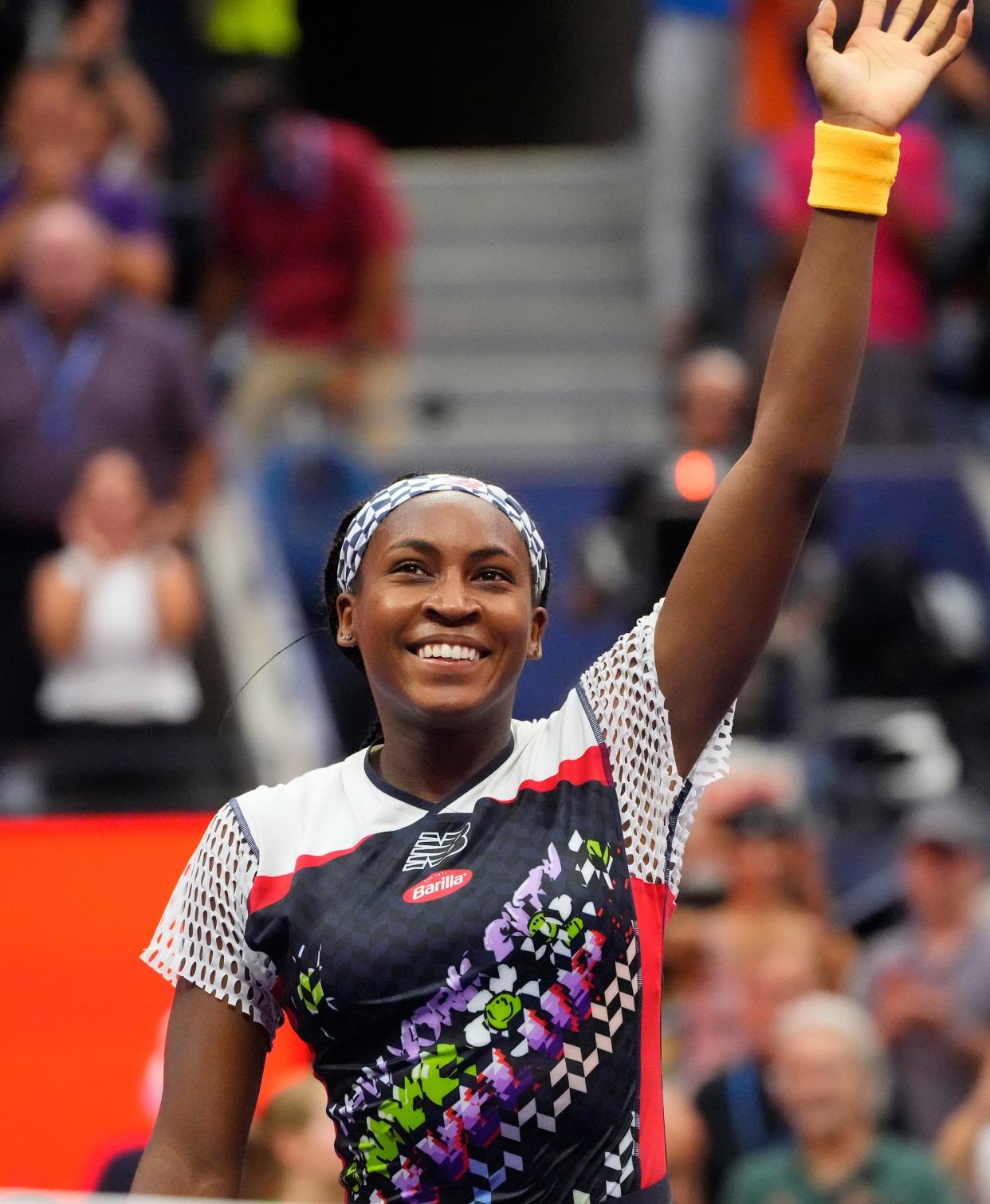 Coco Gauff acknowledges the fans after beating Shuai Zhang of China on Sunday at the US Open.