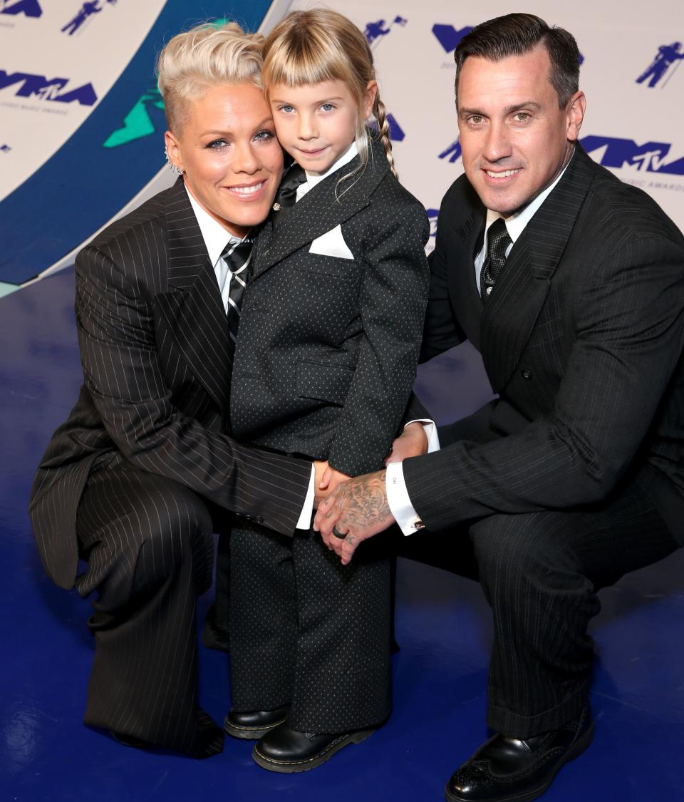 Pink, Hart and their daughter Willow attended <a href="https://www.huffingtonpost.com/entry/mtv-vma-red-carpet_us_59a34902e4b0821444c41681">the VMAs</a> together&nbsp;in August. The couple also have a son, Jameson, who was born in December 2016.&nbsp; (Photo: Phillip Faraone via Getty Images)