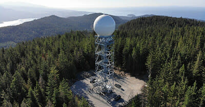 Aerial view of the Half Moon Peak weather radar on British Columbia's Sunshine Coast.  (CNW Group/Canada Environment and Climate Change)