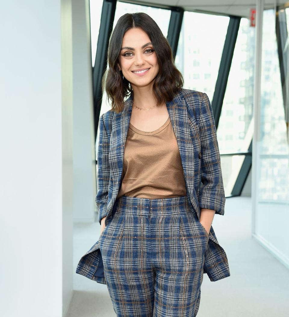 <p>Kunis dropped 20 pounds, just like Portman, for her role in Black Swan and ended up at a mere <a href="https://www.harpersbazaar.com/celebrity/latest/news/g1921/mila-kunis-interview-0412/?slide=1" rel="nofollow noopener" target="_blank" data-ylk="slk:95 pounds;elm:context_link;itc:0;sec:content-canvas" class="link ">95 pounds</a> for the film.</p>