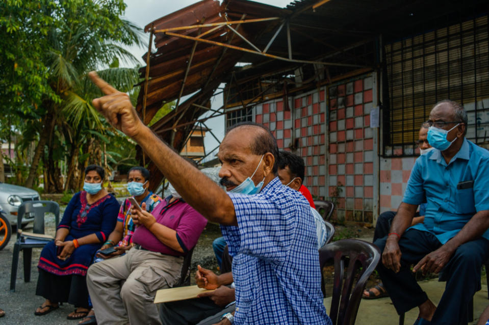 One restaurant owner, Abu Bakar Mohamad, 59, said the MPKj and the Hulu Langat District Land Office told them to put their requests to reopen their stalls and shops in writing. — Picture by Shafwan Zaidon