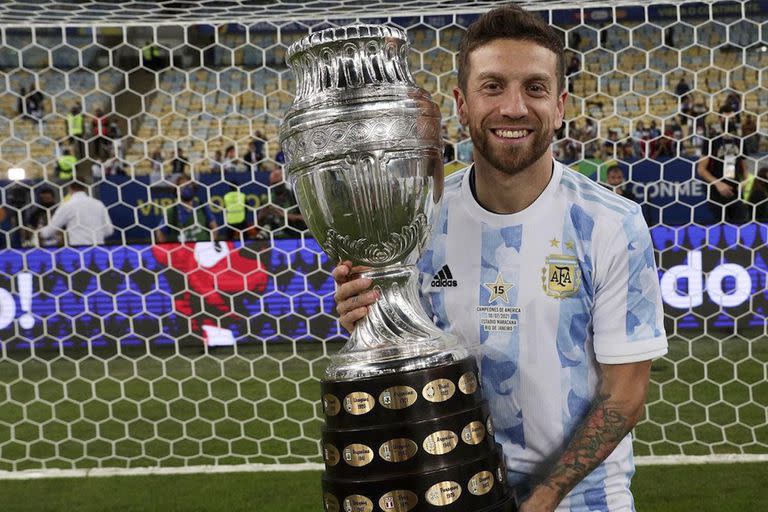 Campeón de la Copa América; tras salir de Atalanta, Papu eligió no irse a jugar a Arabia Saudita porque "iba a desaparecer" de la selección 