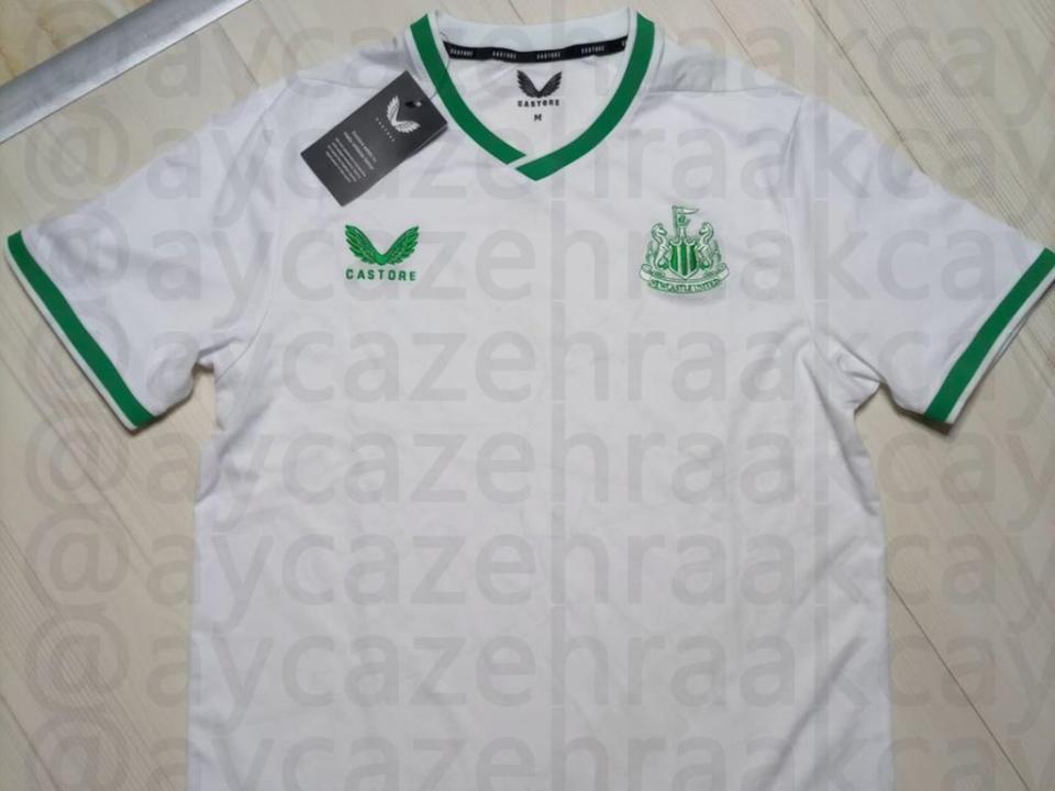 The leaked image of Newcastle’s away shirt   (@aycazehraakcay)