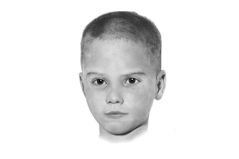 El rostro del niño fue reconstruido por un artista forense.