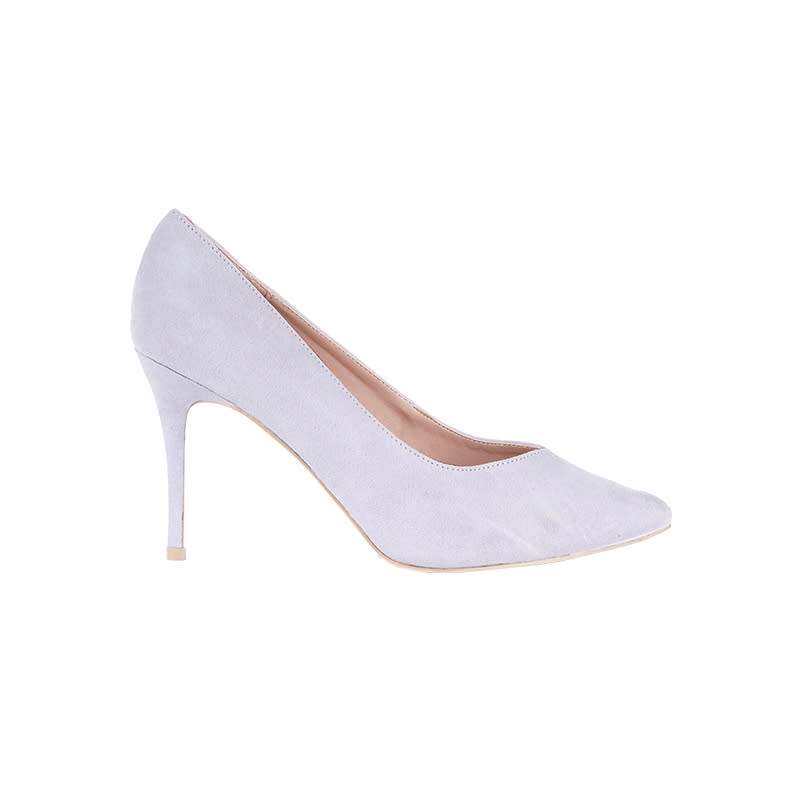<a rel="nofollow noopener" href="http://www.newlook.com/row/womens/meghan-markle/lilac-sweetheart-pointed-court-shoes/p/553620755?language=en¤cy=EUR&country=US" target="_blank" data-ylk="slk:Lilac Sweetheart Pointed Court Shoes, New Look, $34;elm:context_link;itc:0;sec:content-canvas" class="link ">Lilac Sweetheart Pointed Court Shoes, New Look, $34</a>
