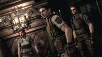 Emanzipiert: Spieler haben bereits 1996 (Bild stammt aus dem HD-Remake) die Wahl, ob sie in die Haut der weiblichen Protagonistin Jill Valentine oder des männlichen Team-Mitglieds Chris Redfield schlüpfen wollen, um ein Herrenhaus voller Zombies und Mutanten zu erkunden. (Bild: Capcom)